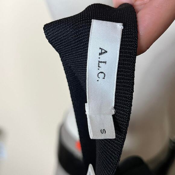 Black vintage y2k criss cross back with stretchy fabric - Picture 6 of 8